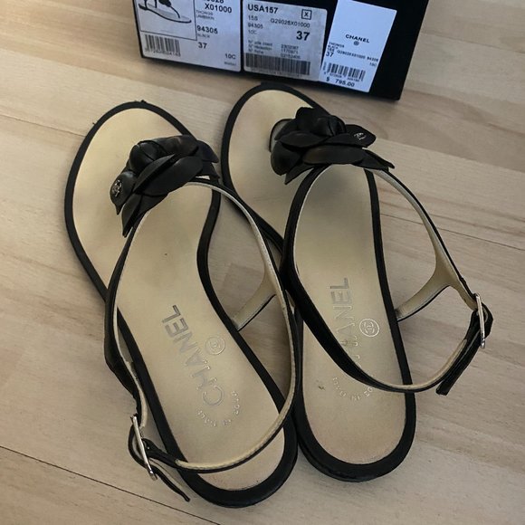 Chanel Black Leather Camellia Thong Flat Sandals Size 36 - Picture 3 of 6